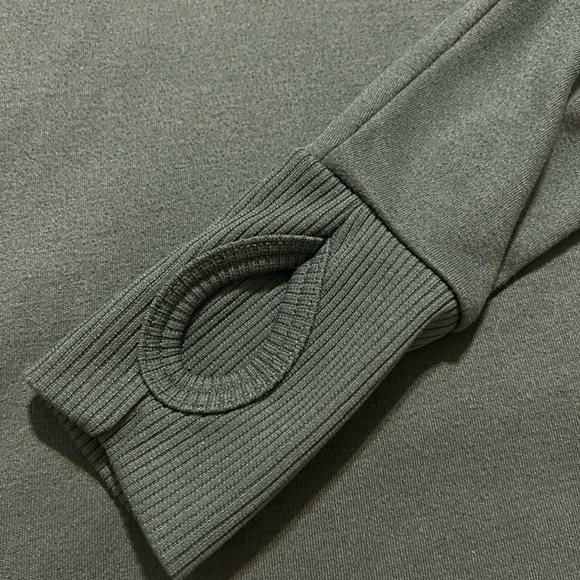 Cabela’s Sweater - Picture 4 of 4